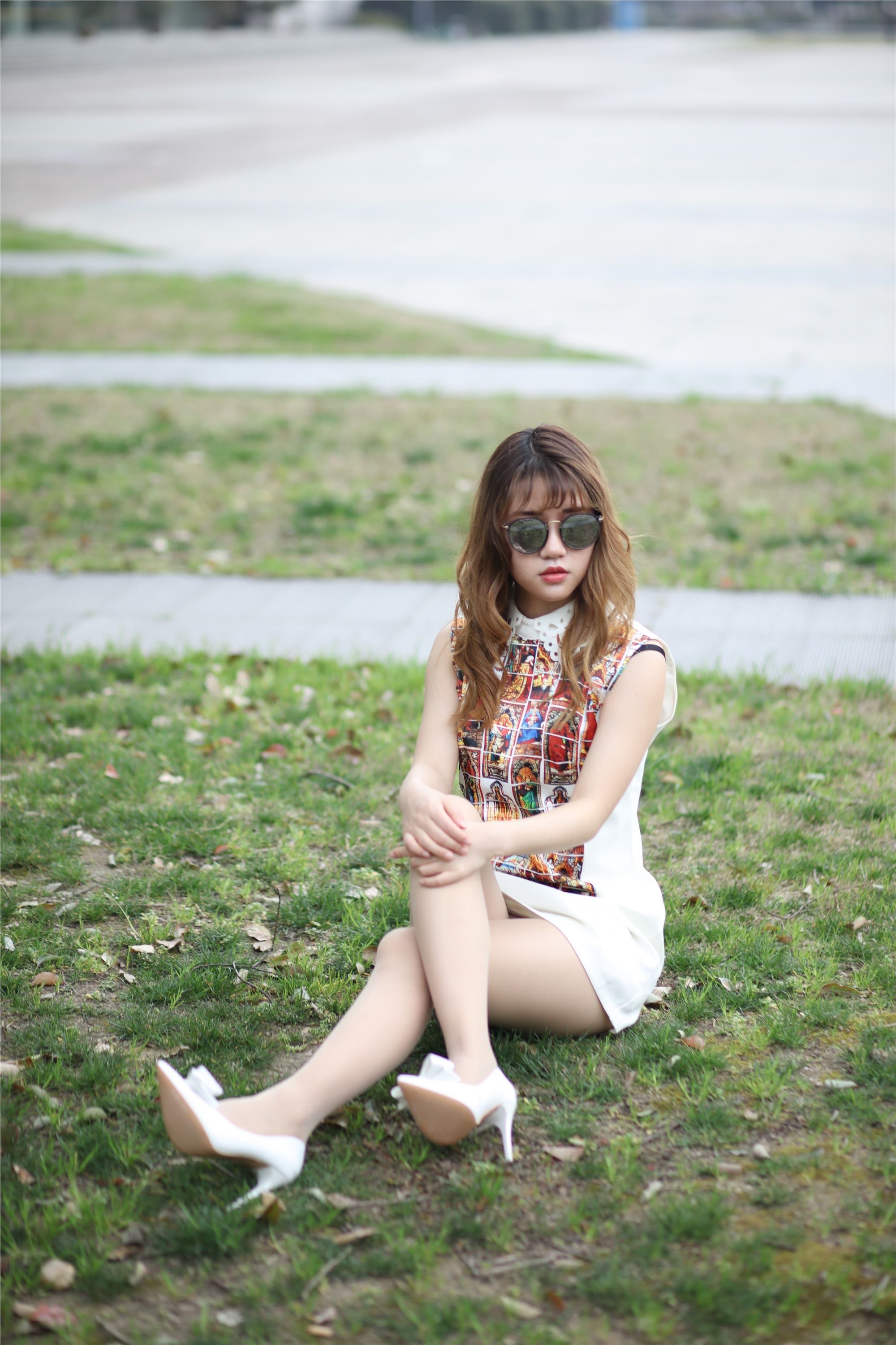 奈丝写真 NO.058 高高-坐好了，大白腿！